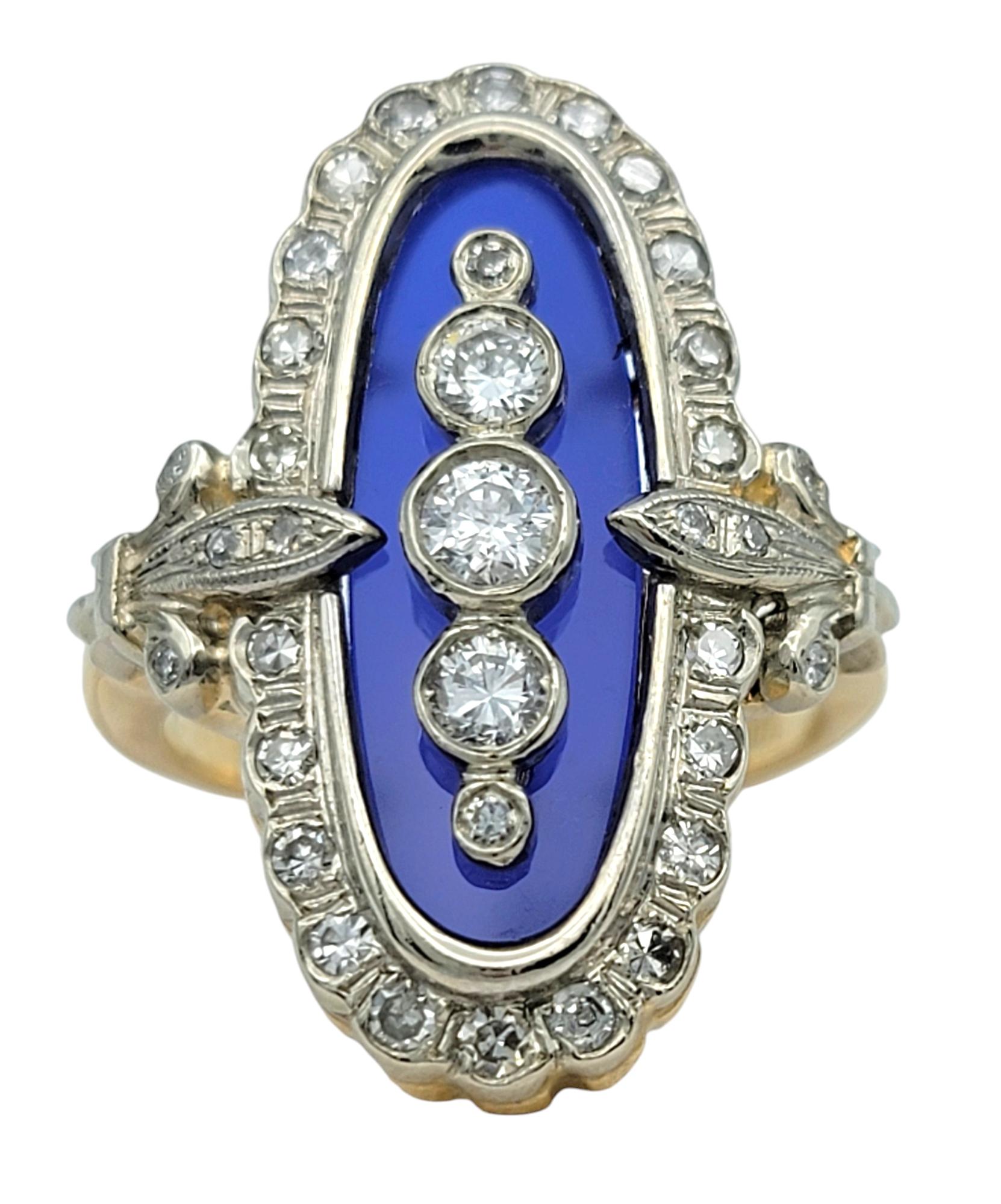 Ringgröße: 6.75

Fangen Sie die Essenz zeitloser Eleganz mit diesem exquisiten Vintage-Diamantring ein. Mit seinen schillernden Diamanten im Einzel- und Rundschliff strahlt dieses Schmuckstück Brillanz und Raffinesse aus. Die Diamanten sind
