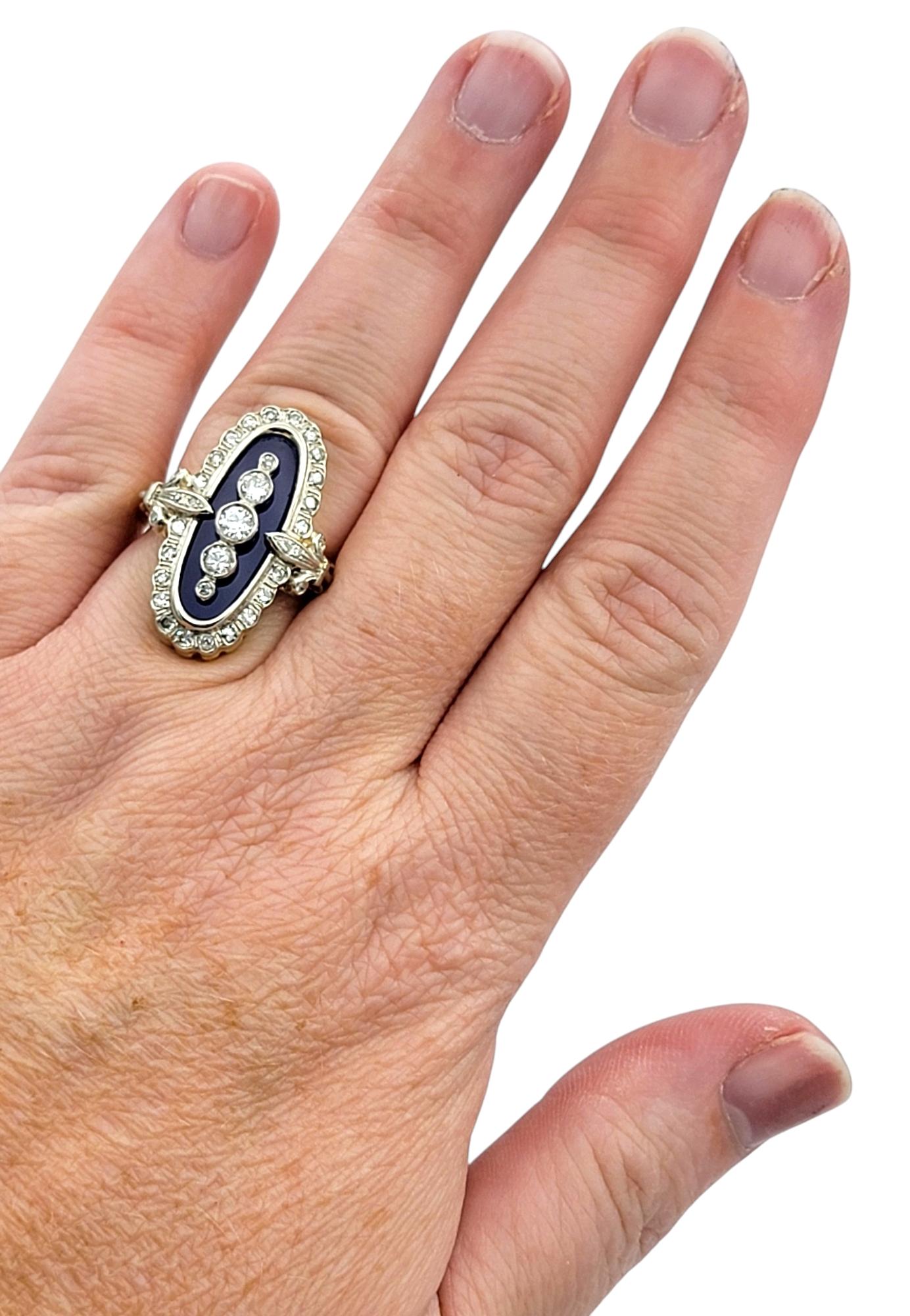 Vintage Navette-Cocktailring aus 14 Karat Gold mit Diamanten und blauem Glas in zweifarbigem Diamanten im Angebot 3