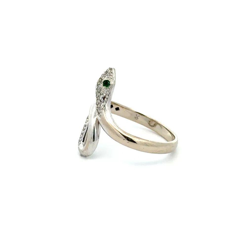 Women's or Men's Vintage Diamond and Emerald Eyes Serpent Snake Gold Ring For Sale