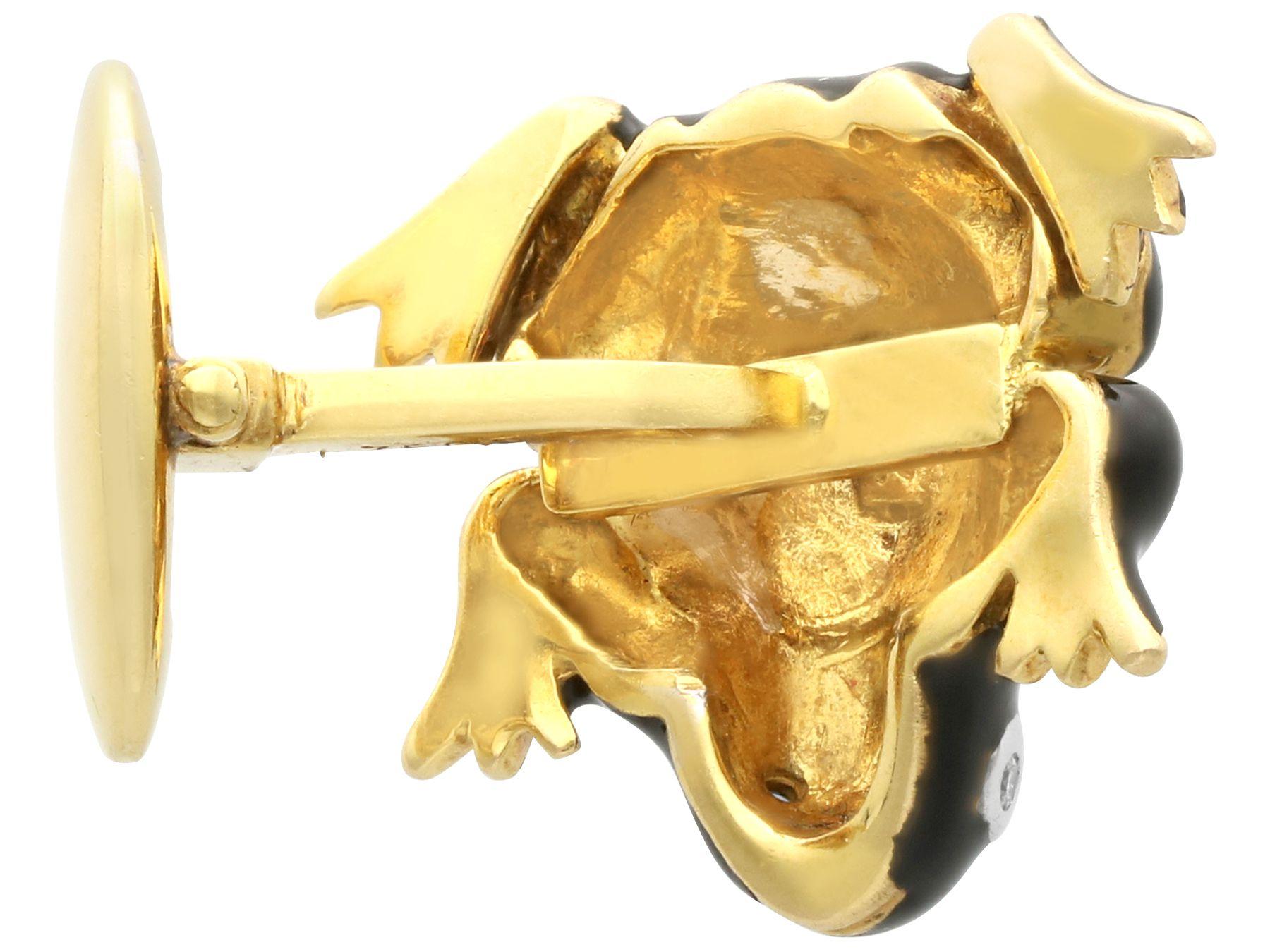 Vintage Diamond and Enamel Yellow Gold Frog Cufflinks For Sale 2