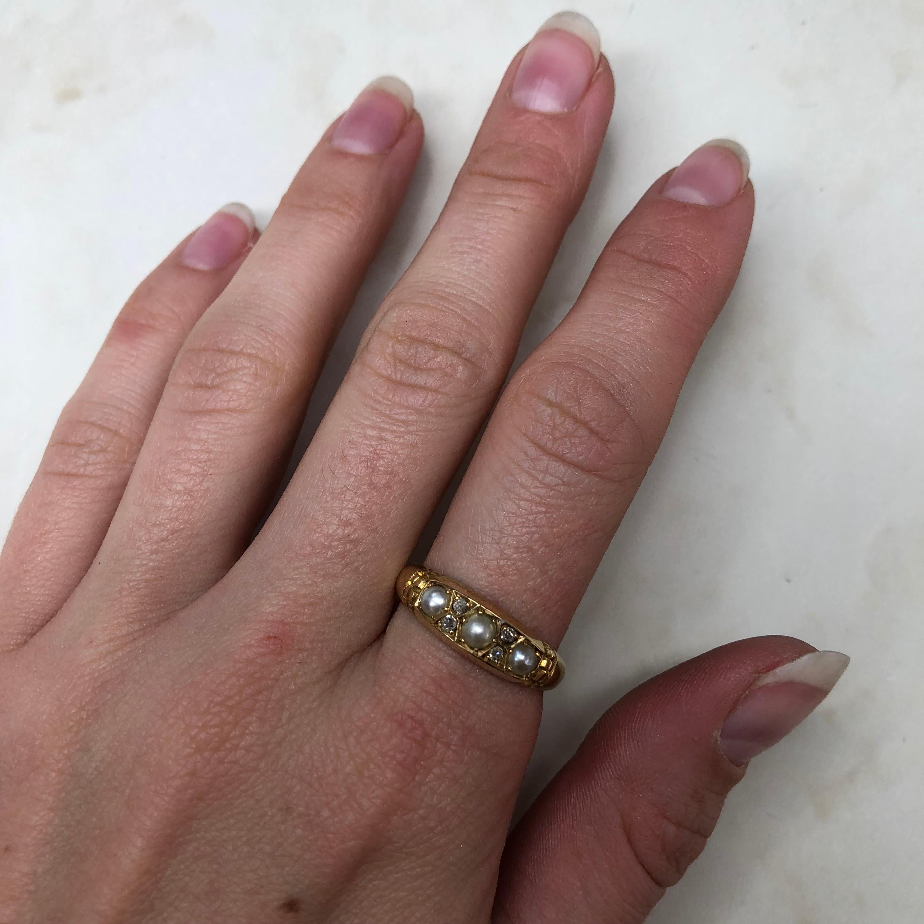 Women's or Men's Vintage Diamond and Pearl 18 Carat Gold Band