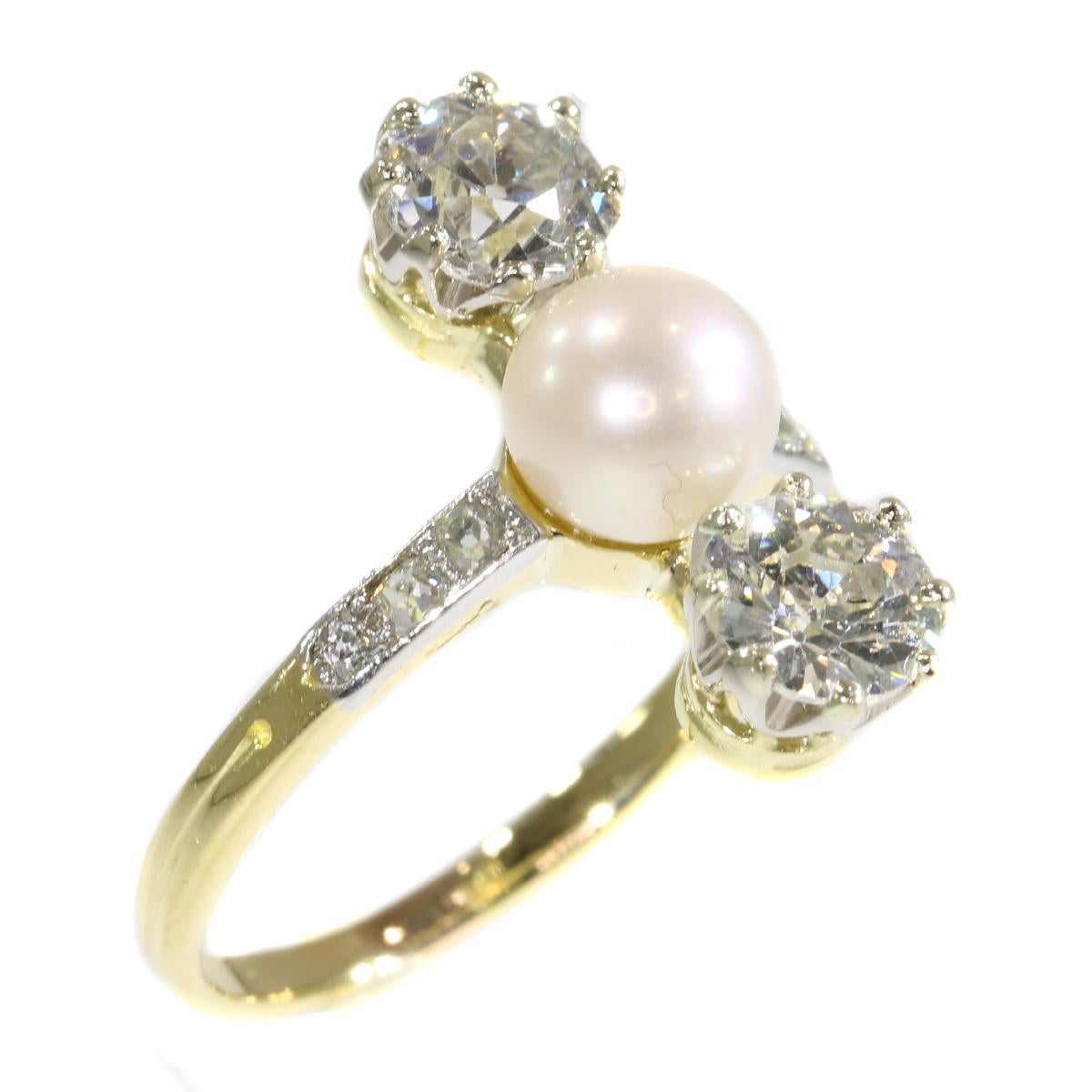 Vintage Diamond and Pearl Engagement Ring Belle Epoque Period In Excellent Condition For Sale In Antwerp, BE