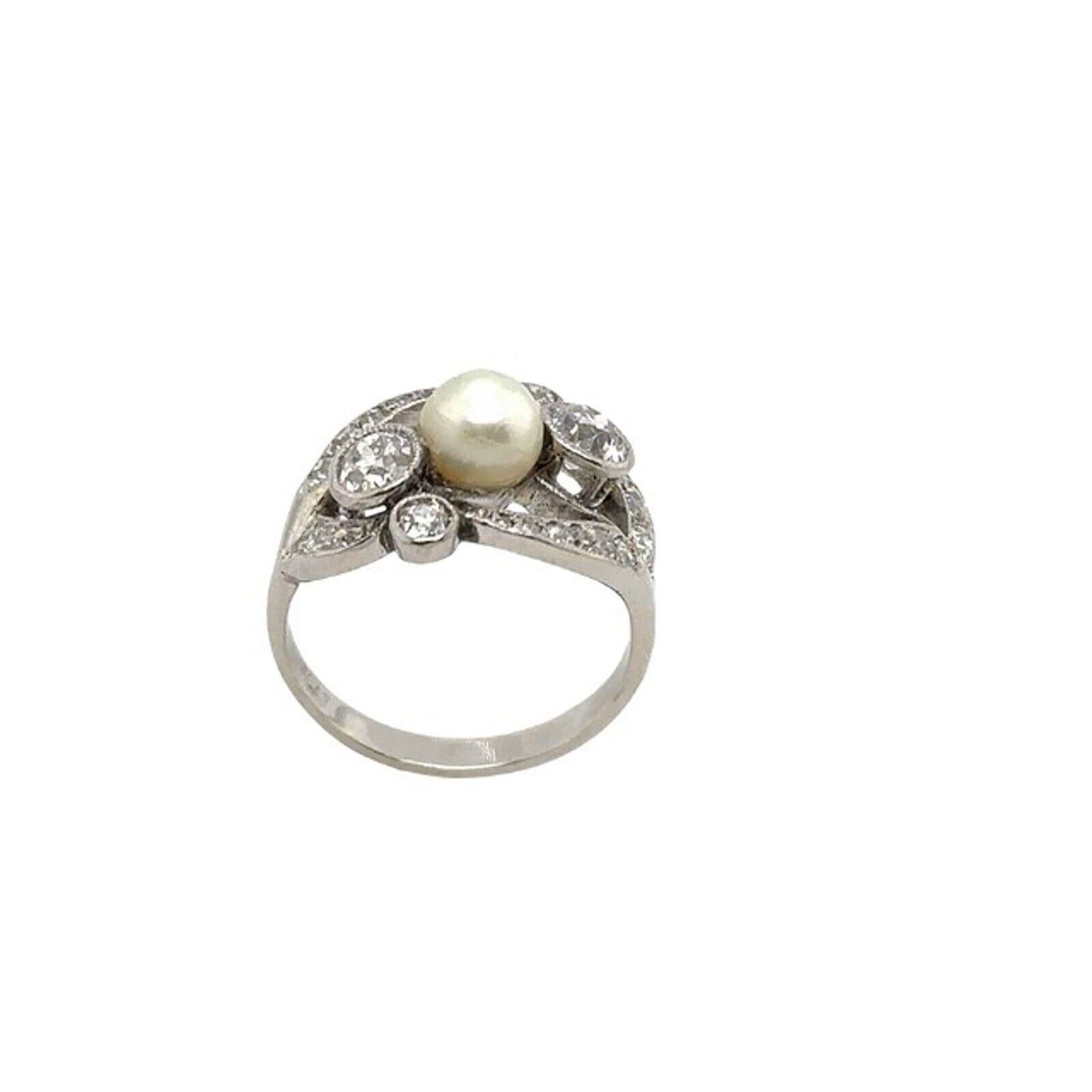 Round Cut Vintage Diamond and Pearl Ring Set in Platinum 0.90ct of Diamonds For Sale