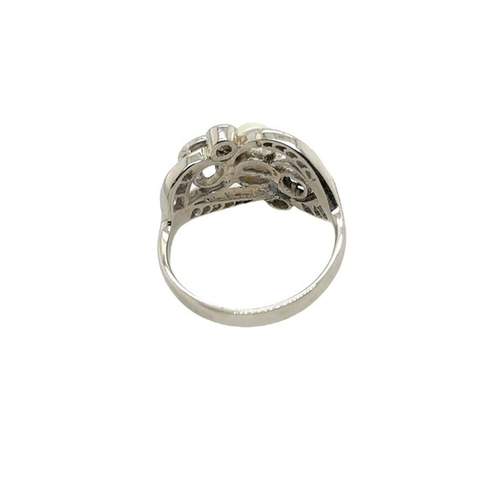 Women's Vintage Diamond and Pearl Ring Set in Platinum 0.90ct of Diamonds For Sale