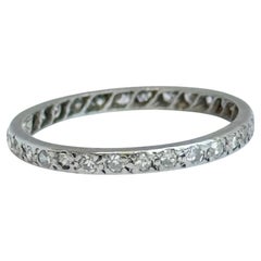 Anillo de eternidad vintage de diamantes y platino
