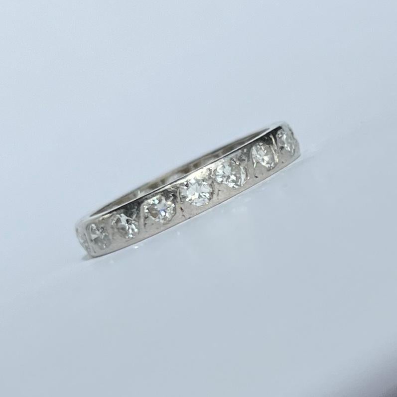 Vintage Diamond and Platinum Full Eternity Ring In Good Condition For Sale In Chipping Campden, GB