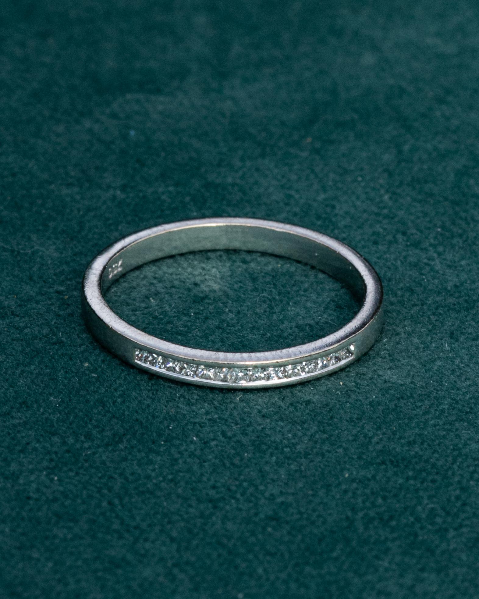 Vintage Diamond and Platinum Half Eternity Ring In Excellent Condition For Sale In Chipping Campden, GB