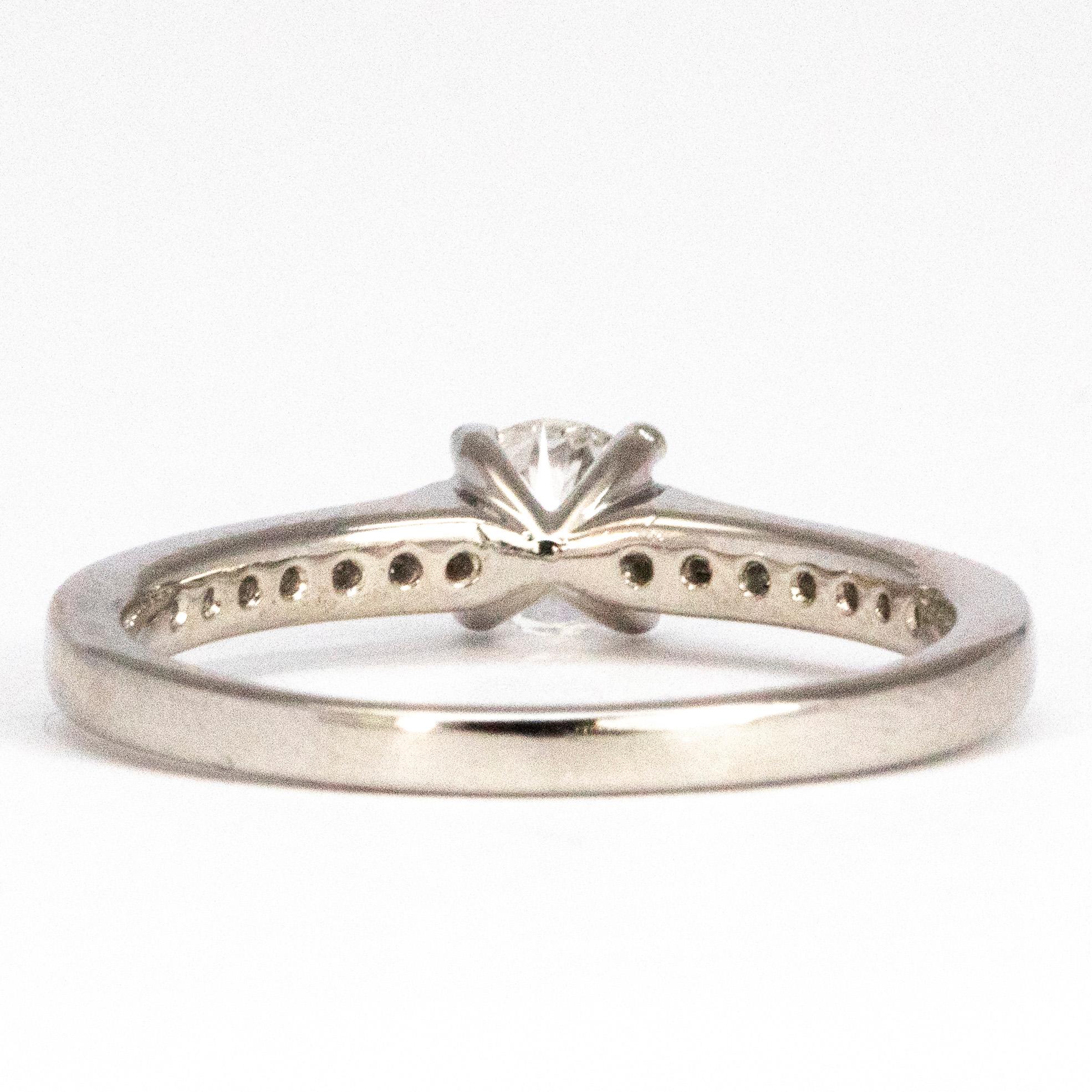 Solitär-Ring aus Platin mit Diamant (Moderne) im Angebot