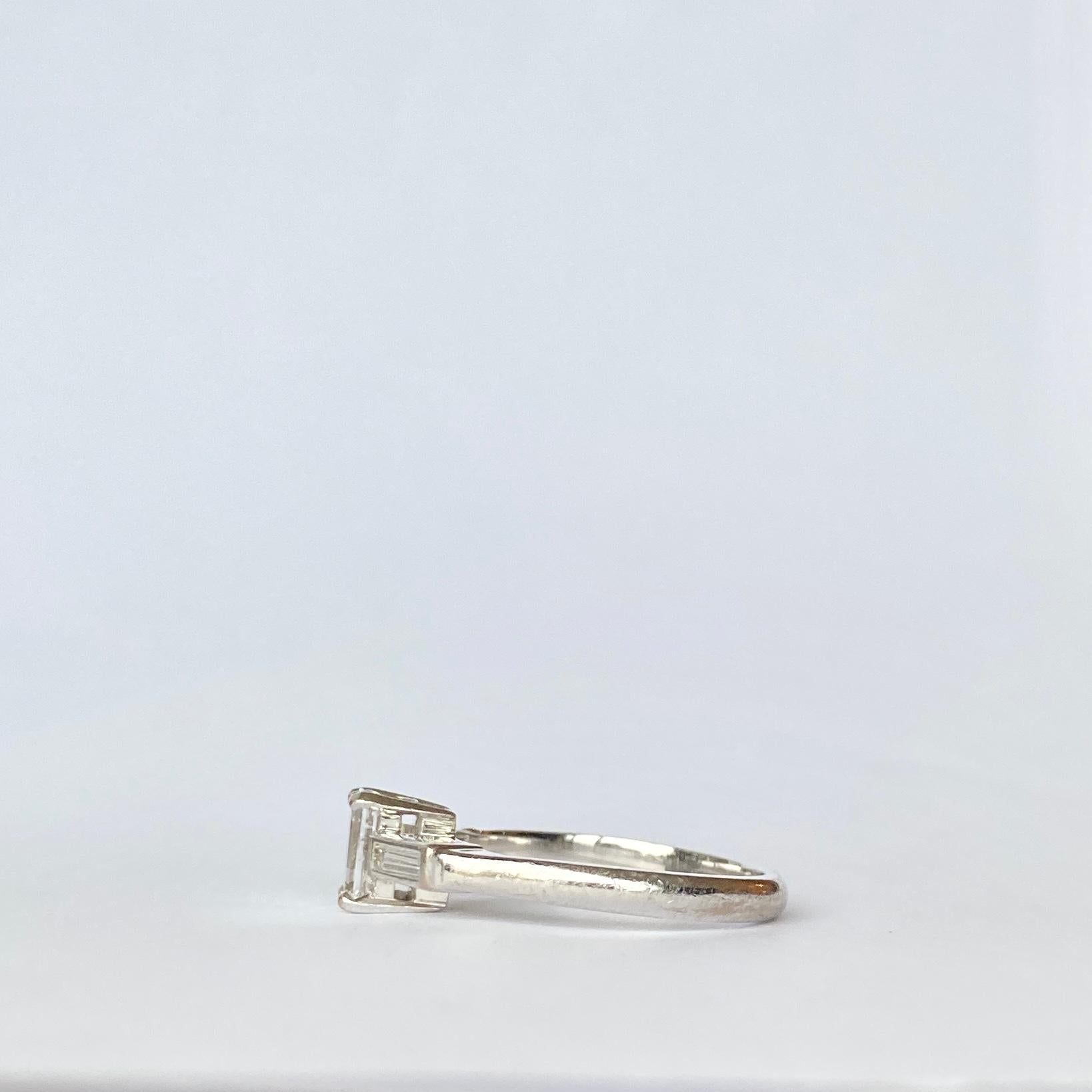 Solitär-Ring aus Diamant und Platin im Zustand „Gut“ im Angebot in Chipping Campden, GB