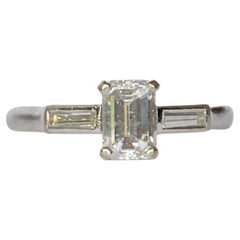 Solitär-Ring aus Diamant und Platin