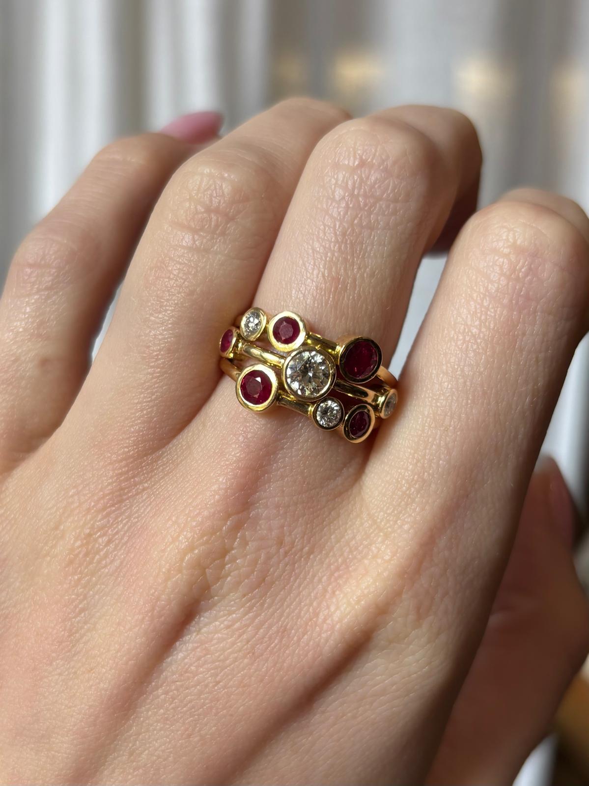 Modern Vintage Diamond and Ruby Bubble Ring in 18k Yellow Gold For Sale