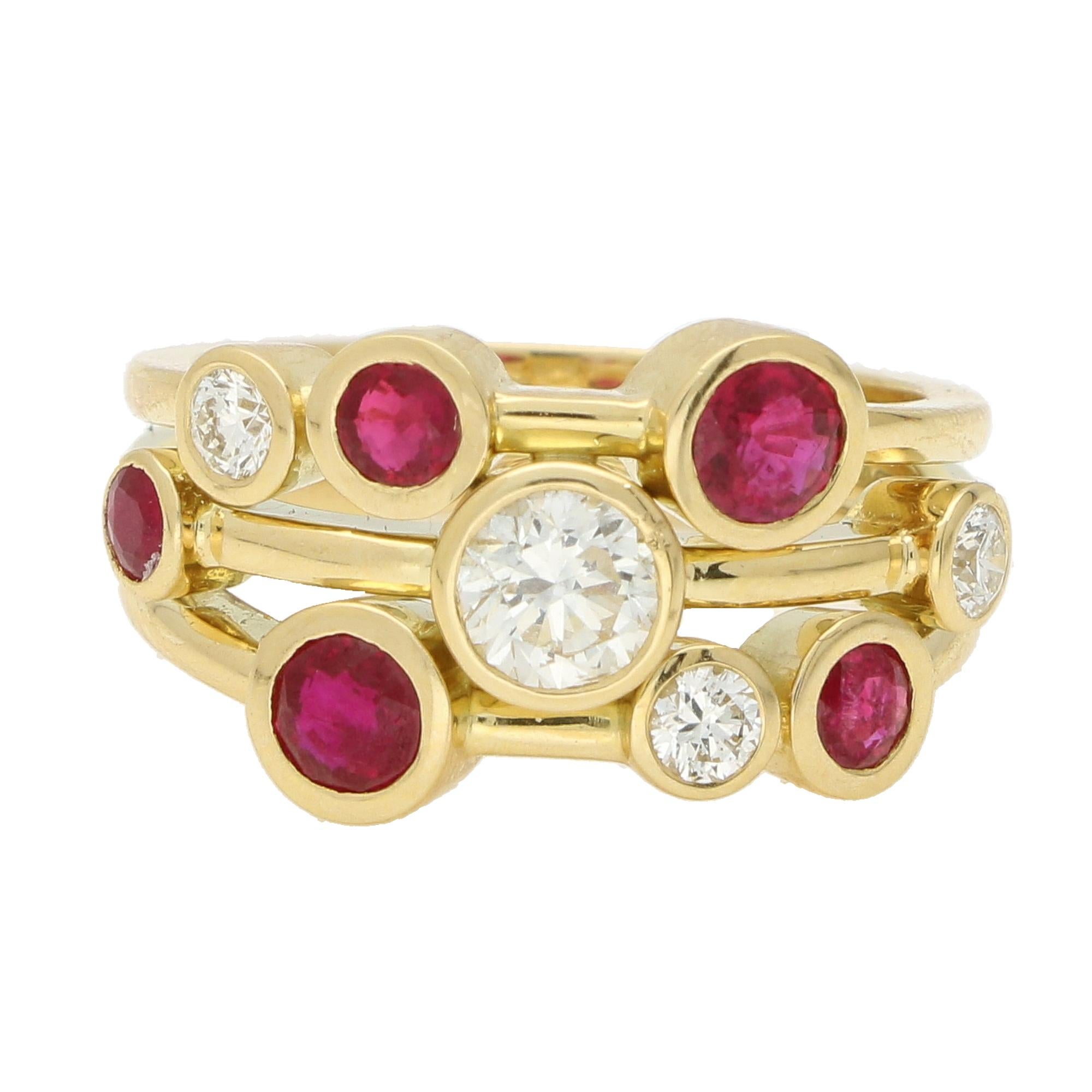 Vintage Diamond and Ruby Bubble Ring in 18k Yellow Gold For Sale 1