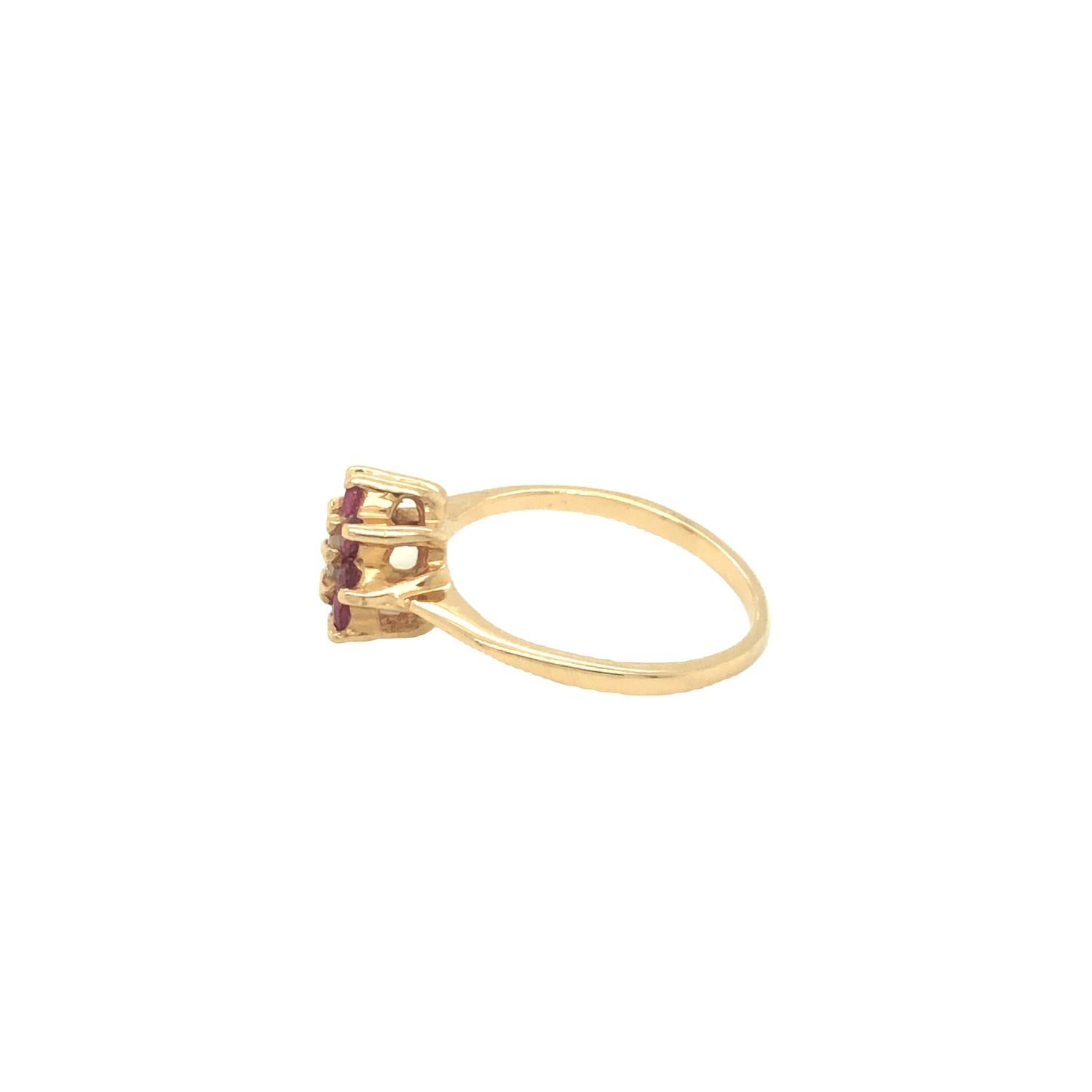 Diamant- und Rubin-Cluster-Blumenring aus 14K Gelbgold (Art déco)