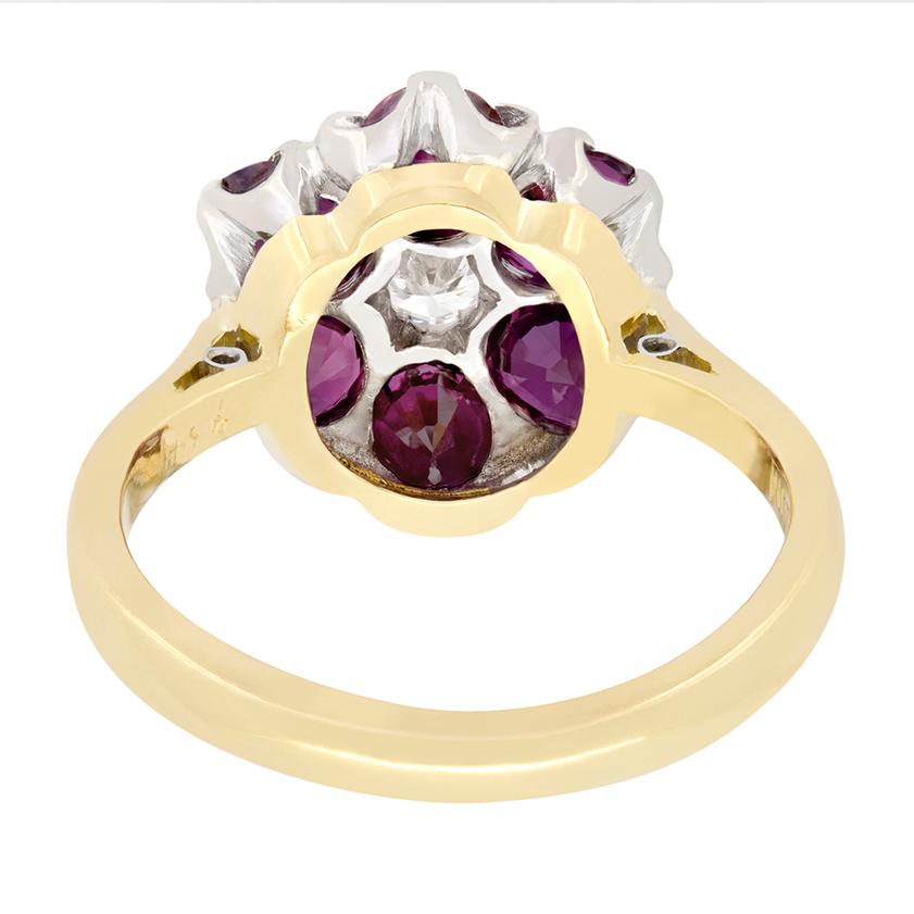 Vintage Diamond and Ruby Flower Ring, c.1950s In Good Condition For Sale In London, GB