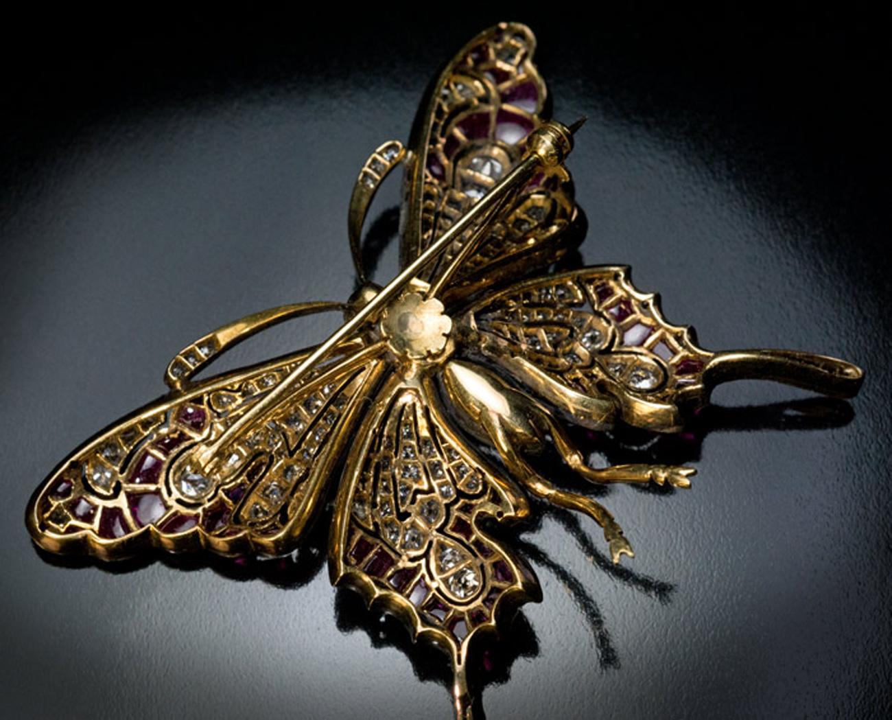 Vintage Diamond and Ruby Large Butterfly Brooch In Excellent Condition In Chicago, IL