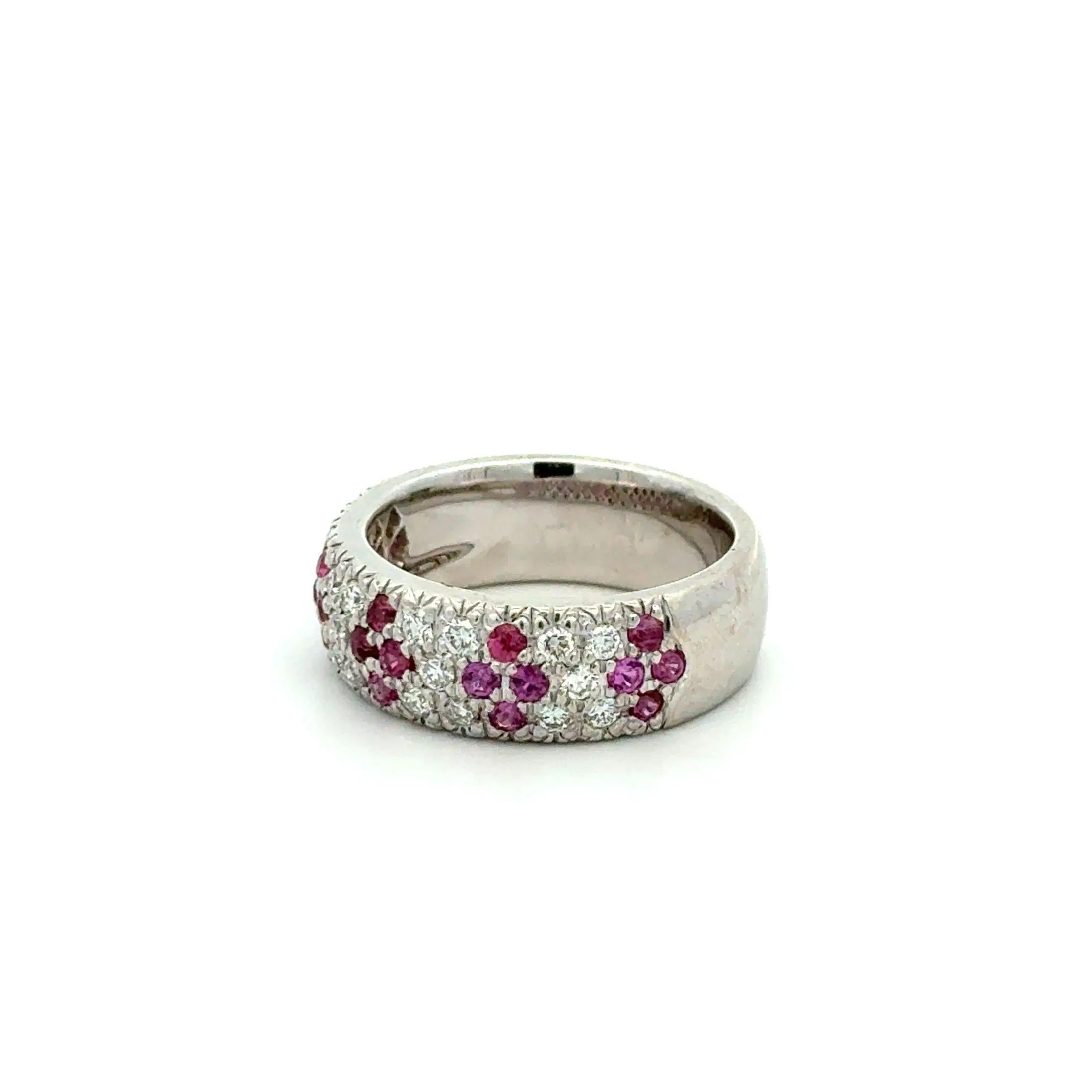 Bague demi-éternité en platine avec diamant et rubis de 7 mm de diamètre en vente 1