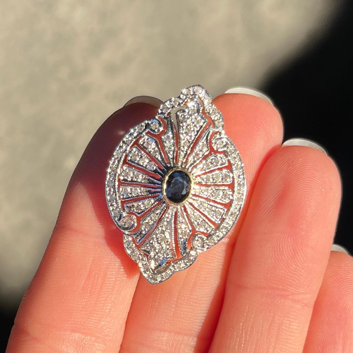 Oval Cut Vintage Diamond and Sapphire 18 Carat Yellow Gold Brooch For Sale