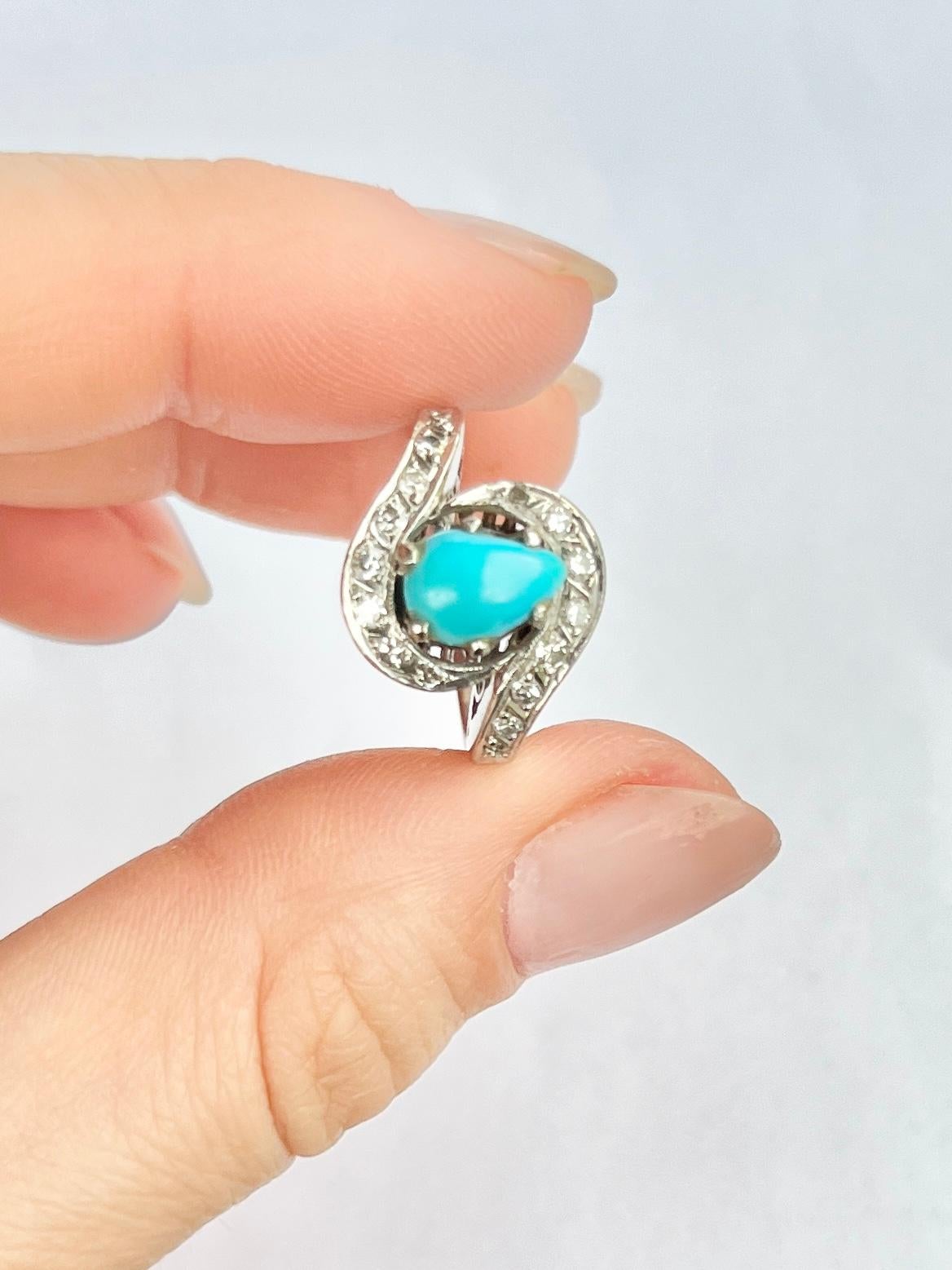 Vintage Diamond and Turquoise Platinum Ring In Good Condition For Sale In Chipping Campden, GB
