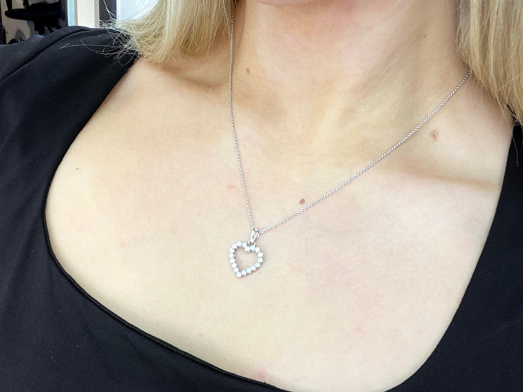 A fine and impressive vintage 0.50Ct diamond and 18k white gold heart shaped pendant; part of our vintage jewelry and estate jewelry collections.

This fine and impressive vintage diamond heart pendant heart pendant has been crafted in 18k white