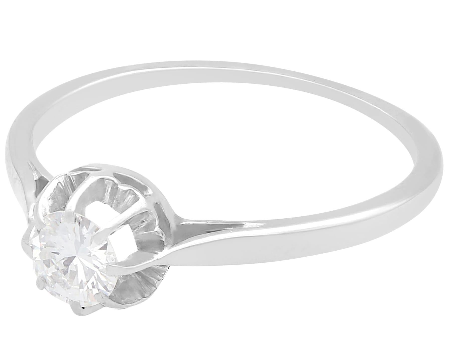 Anillo de compromiso solitario vintage de diamantes y oro blanco Corte redondo en venta