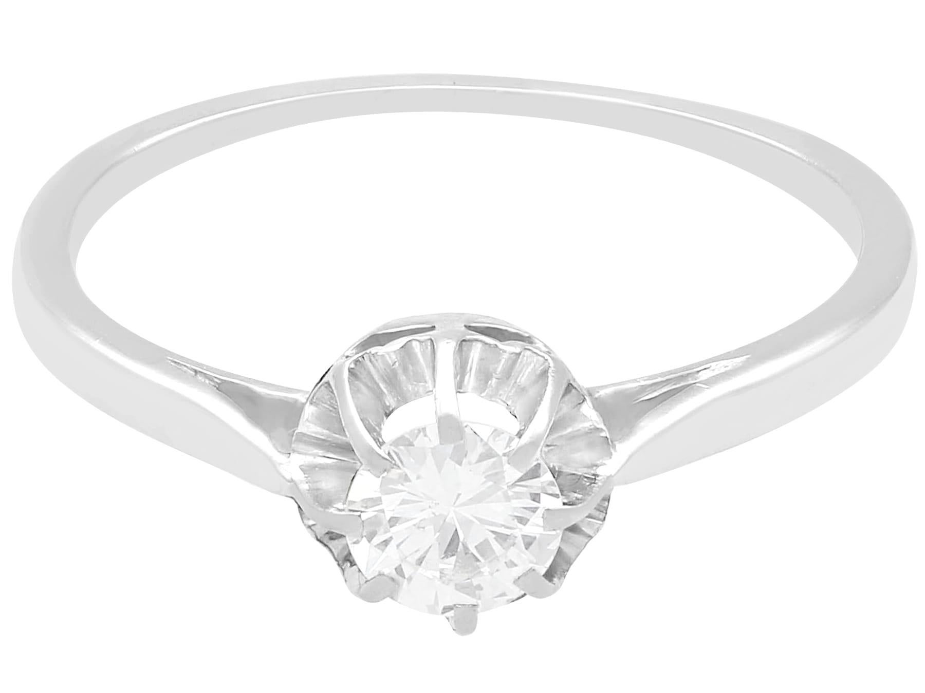 Anillo de compromiso solitario vintage de diamantes y oro blanco en Excelente estado para la venta en Jesmond, Newcastle Upon Tyne