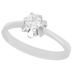 Bague de fiançailles solitaire vintage en or blanc et diamant