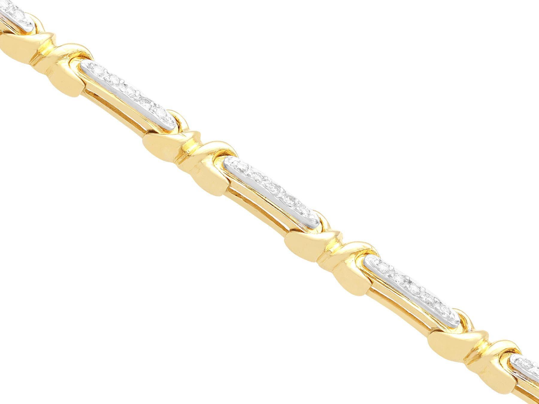 Taille ronde Bracelet vintage en or jaune 18 carats et diamants en vente