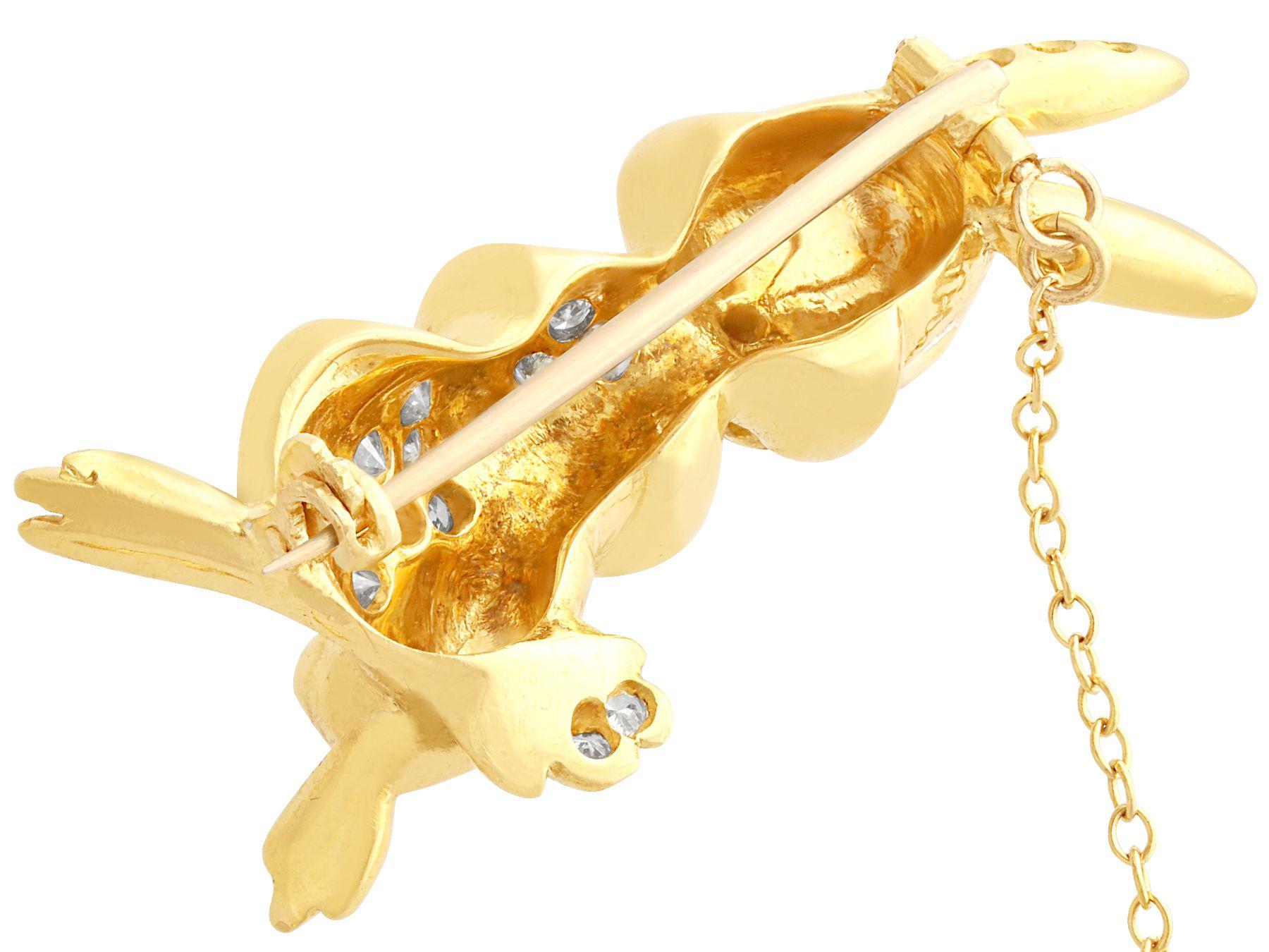 Vintage Diamond and Yellow Gold Rabbit Brooch Circa 1960 In Excellent Condition For Sale In Jesmond, Newcastle Upon Tyne