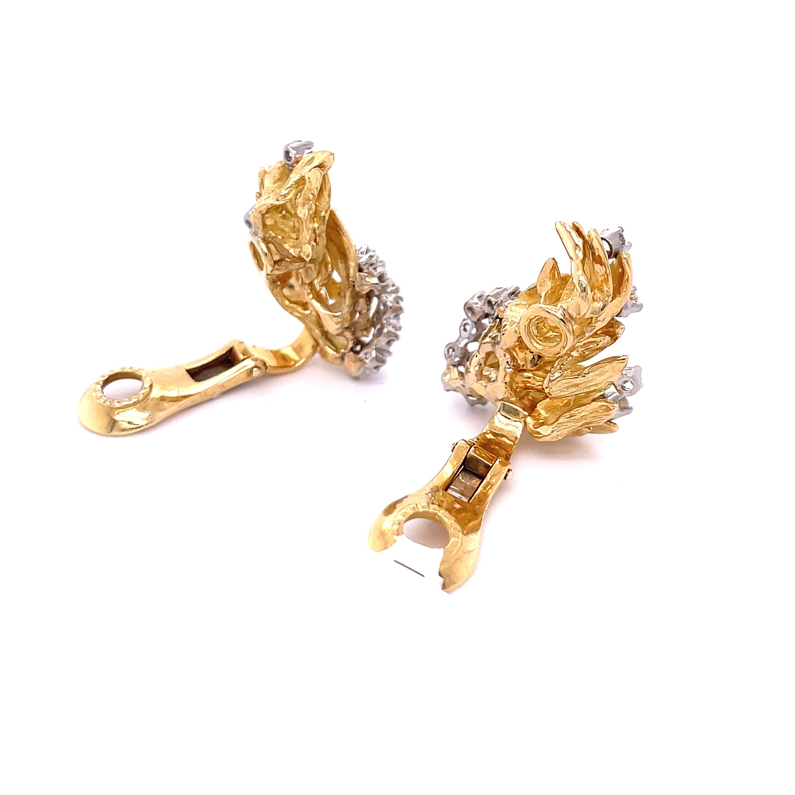 Round Cut Diamond and Yellow Gold Lever-Back Earrings, French  For Sale