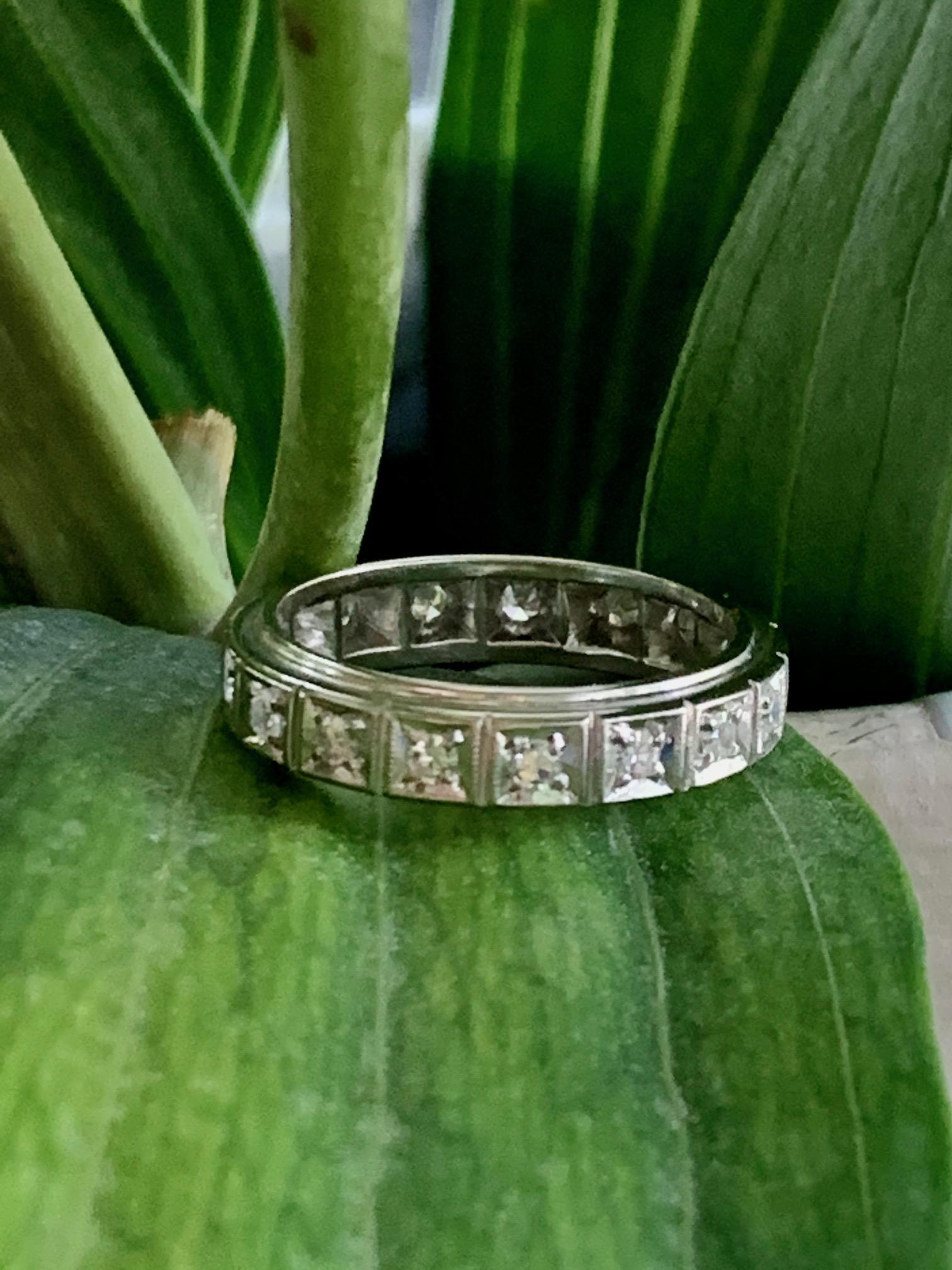 Vintage Diamond Anniversary Platinum Band Ring - Size 6 1/2 In Good Condition In St. Louis Park, MN