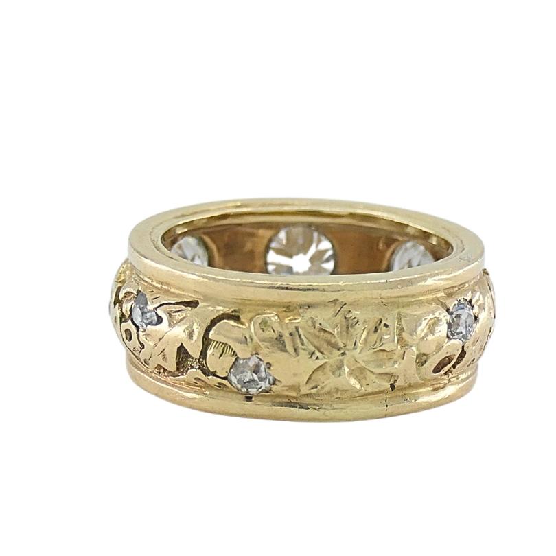 Vintage Diamond Band 14k Gold Leaf Motif Ring For Sale 2