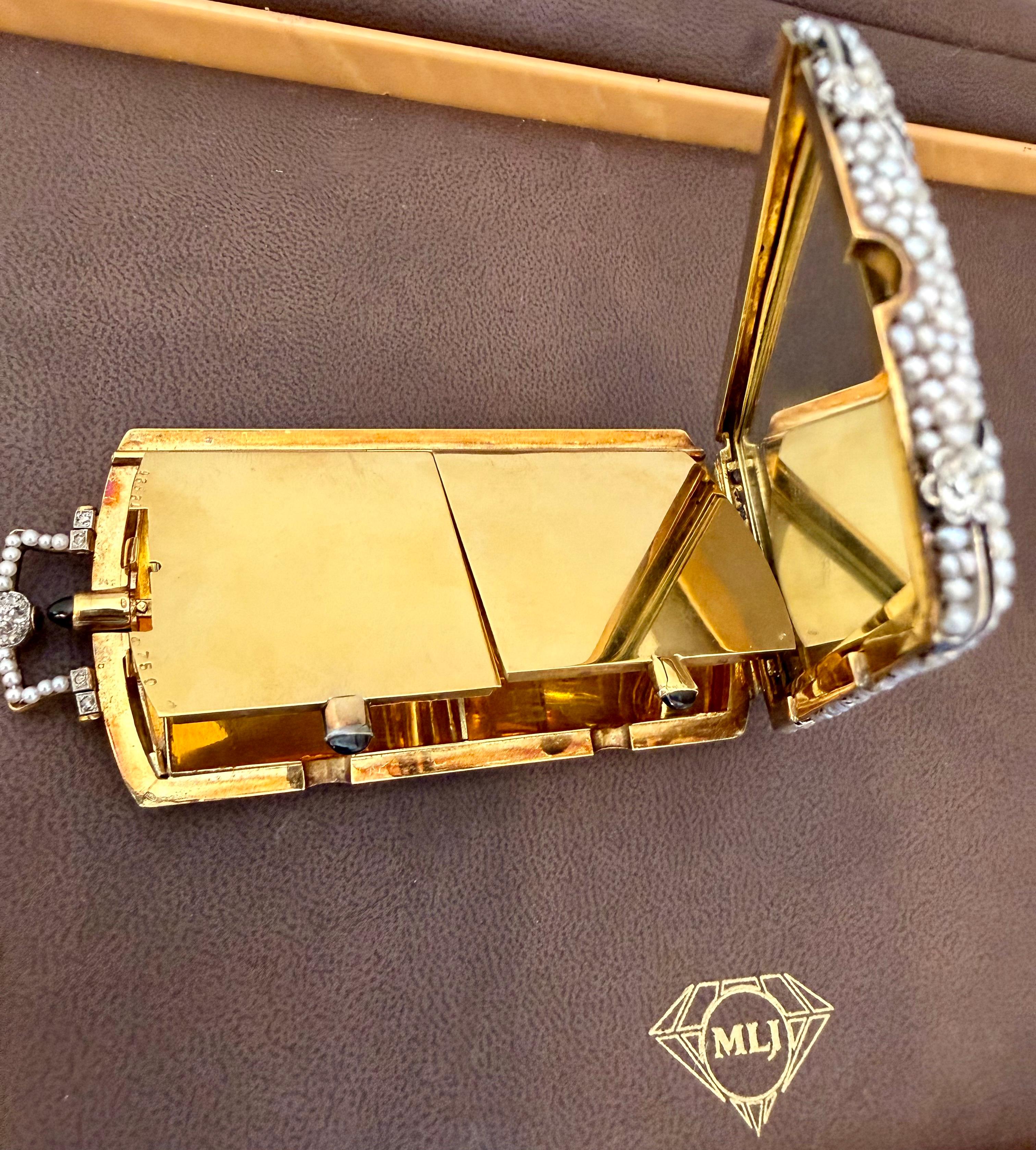 Diamant vintage  et les perles de Basara  Saphir Cabochon Or jaune 18 carats Boîte compacte 158 gm
Se démarquer avec cette boîte compacte vintage  datant des années 1940, est de fabrication italienne et entièrement réalisée en or jaune massif 18