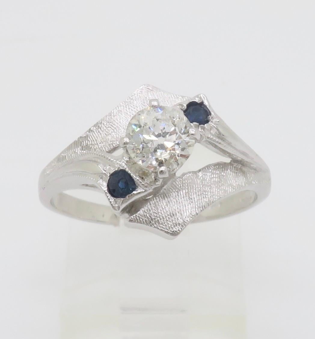 Bague vintage en or blanc 14 carats, diamant et saphir bleu en vente 6