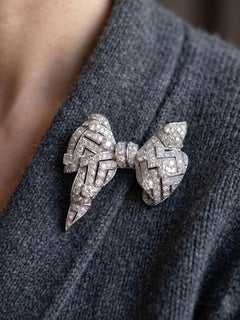 Vintage Diamond Bow Brooch in platinum, 5.02 Carats Total