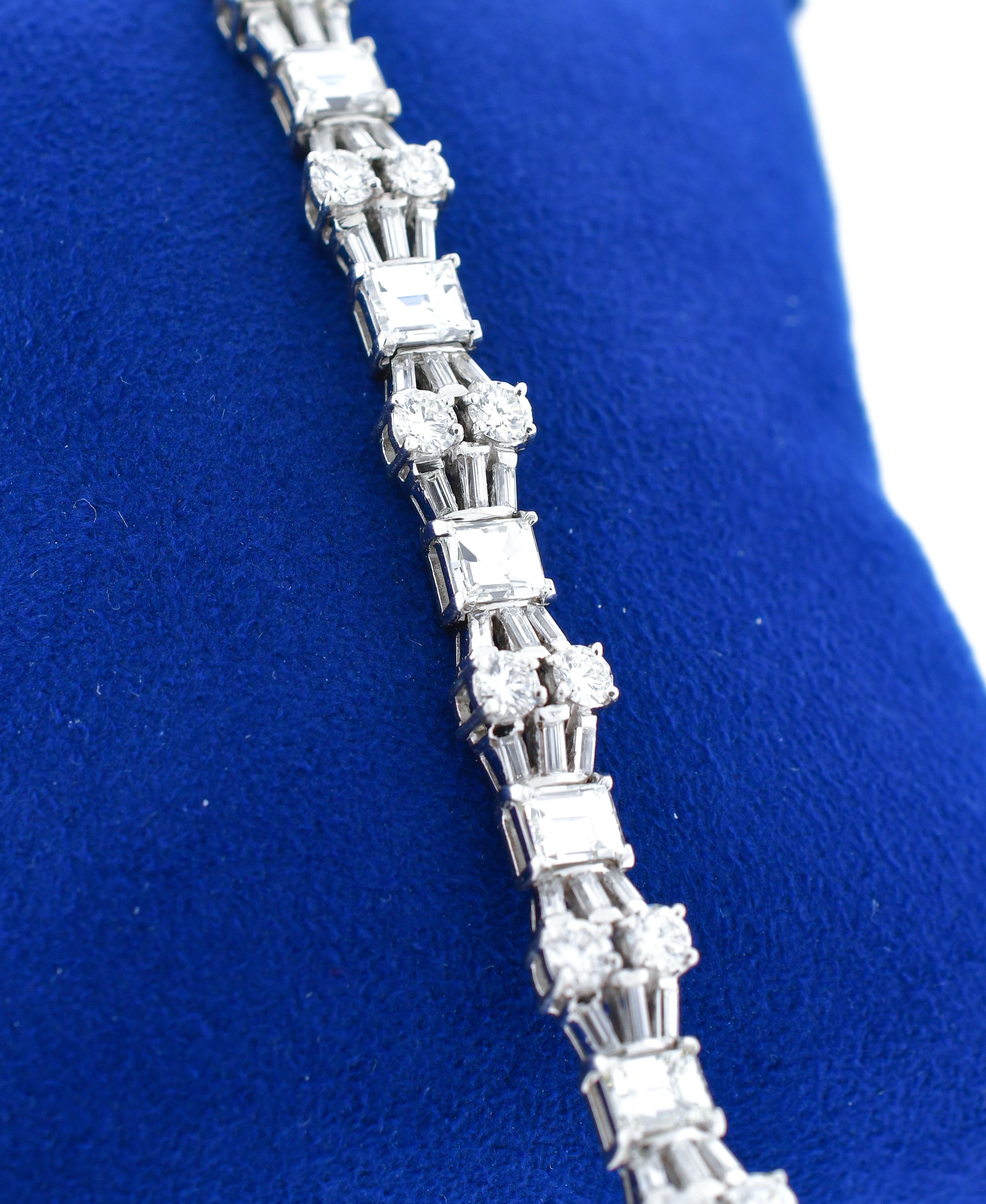 VIntage Diamond Bracelet in Platinum For Sale 1
