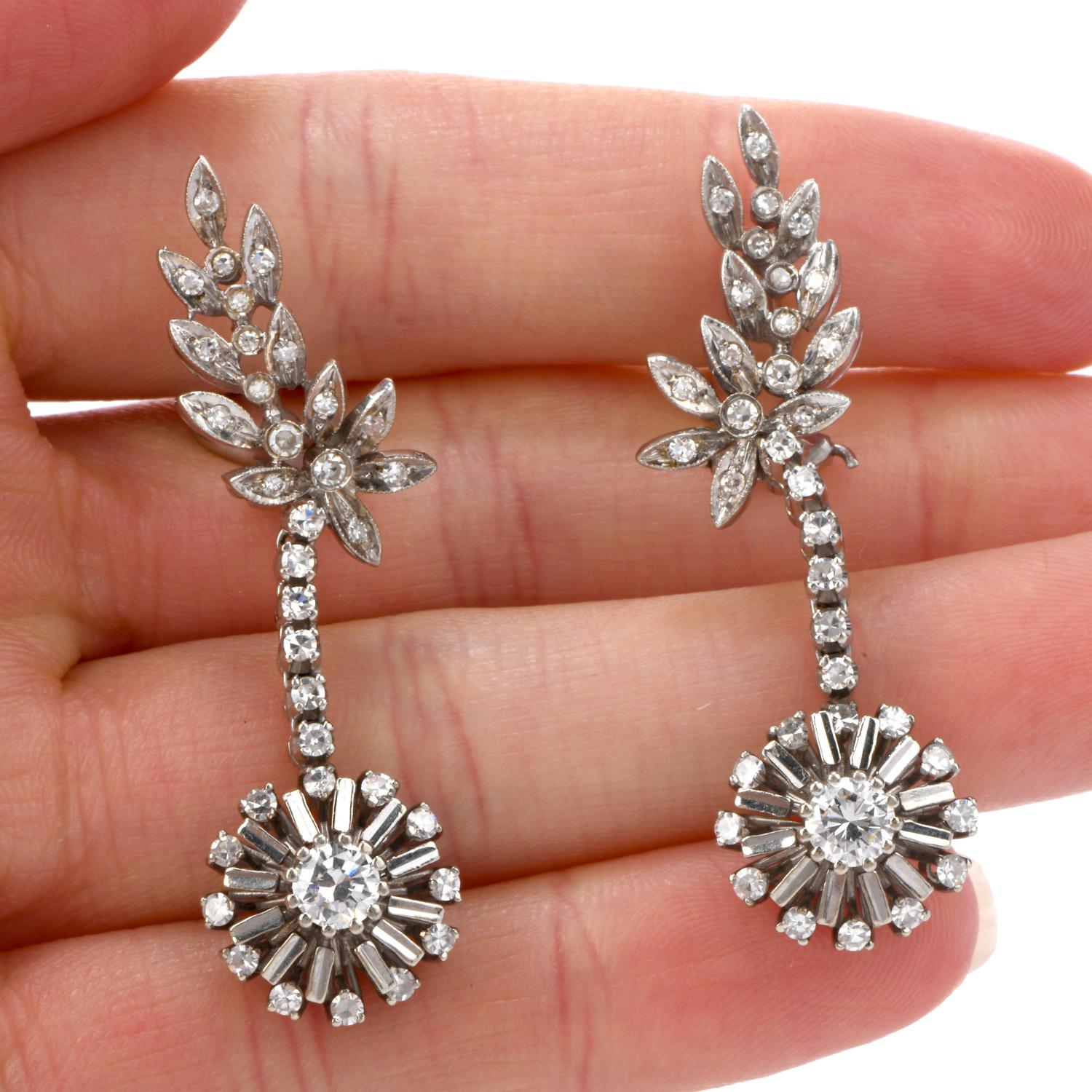 Taille ronde Boucles d'oreilles à clips pendantes vintage lustre en platine et diamants en vente