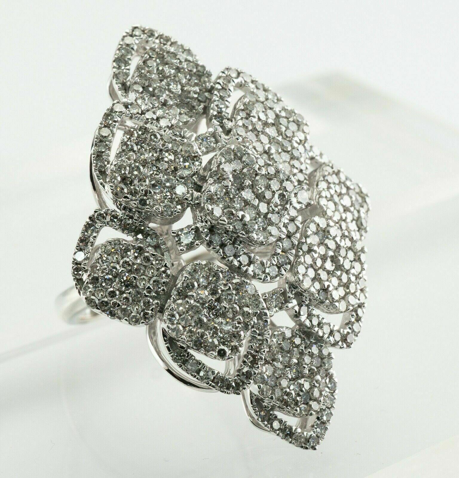 Anello cocktail con cluster di diamanti vintage in oro 14K Dichiarazione a scudo 2,70 ctw in vendita 2