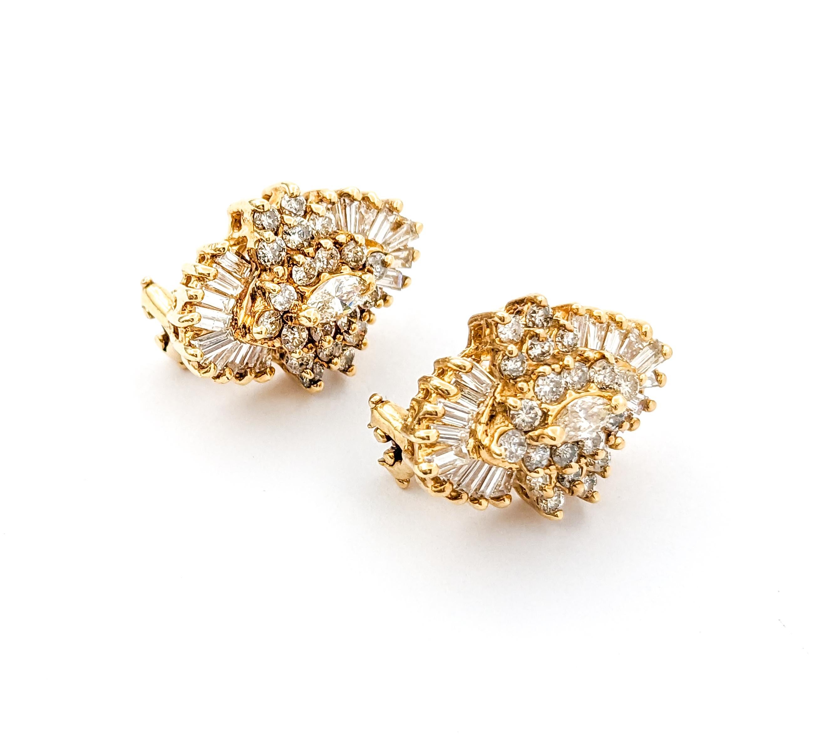 Vintage Diamond Cluster Earrings In Yellow Gold In Excellent Condition For Sale In Bloomington, MN