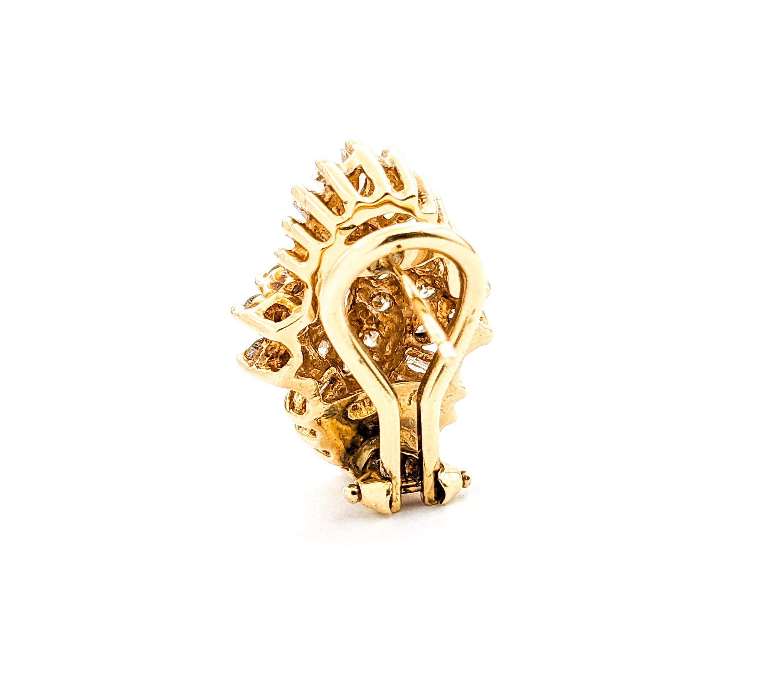 Diamant-Cluster-Ohrringe aus Gelbgold mit Diamanten im Angebot 2