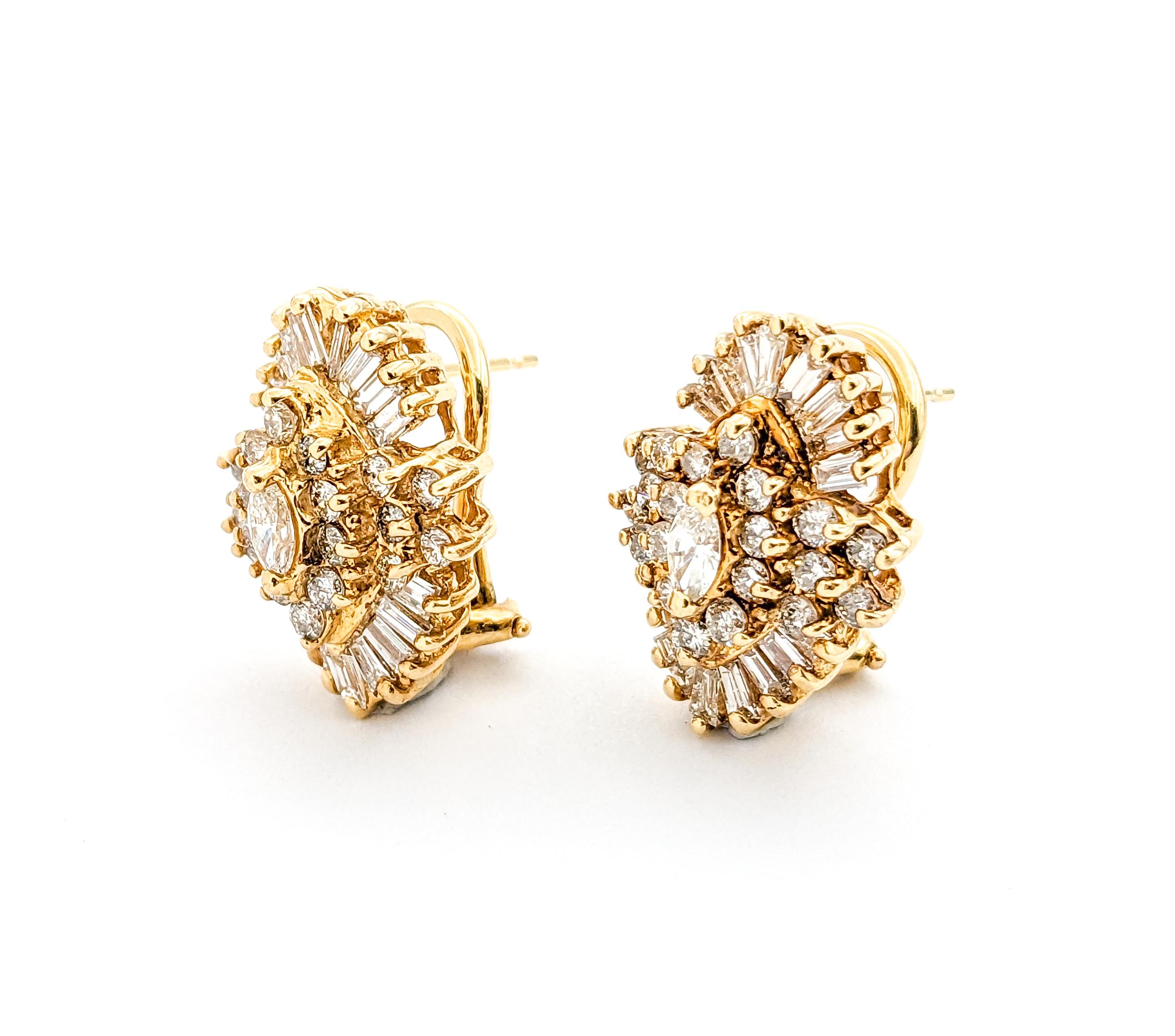 Boucles d'oreilles vintage en or jaune avec grappes de diamants en vente 3