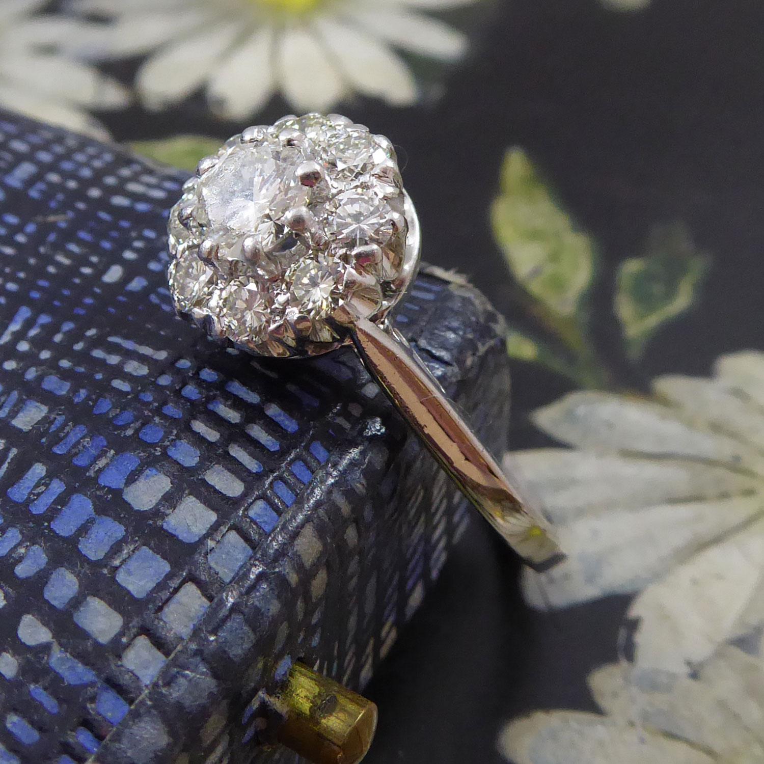 Diamant-Cluster-Verlobungsring mit 0,86 Karat Diamanten im Brillantschliff 3