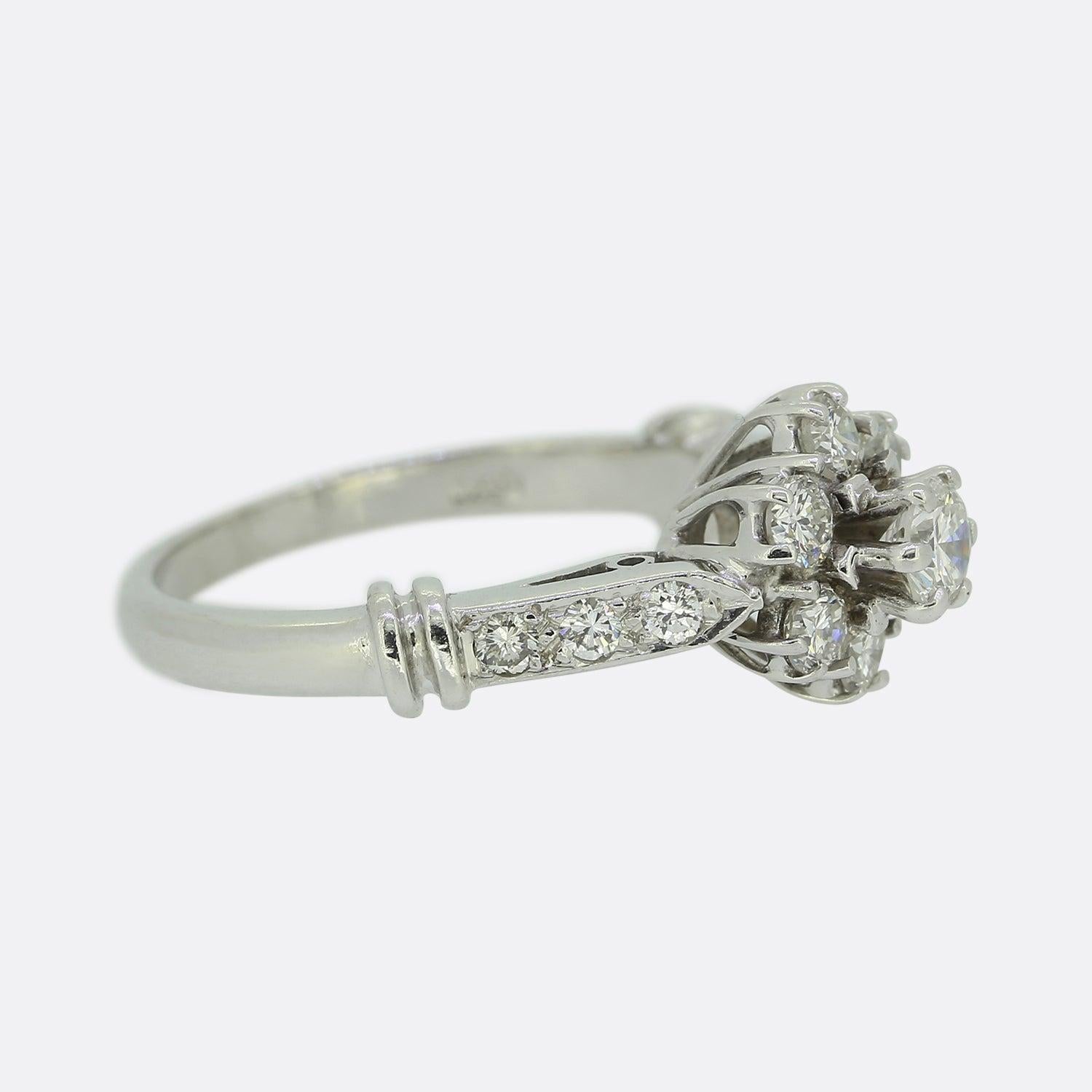 Taglio brillante Anello a grappolo con diamanti vintage in vendita