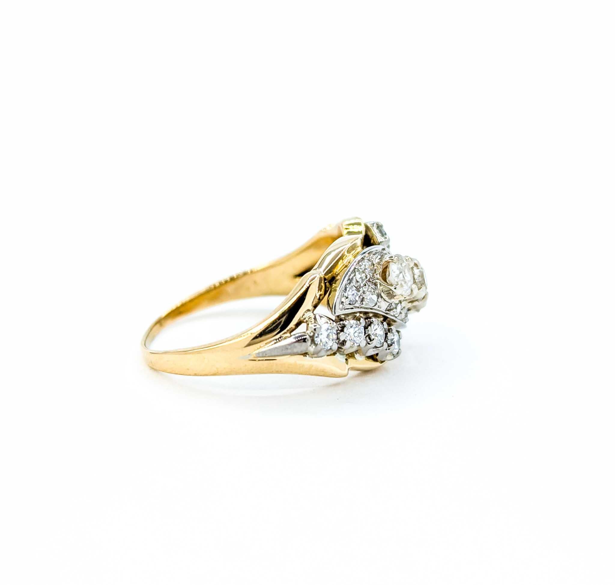 Round Cut Vintage Diamond Cocktail Ring in 18K Yellow Gold For Sale
