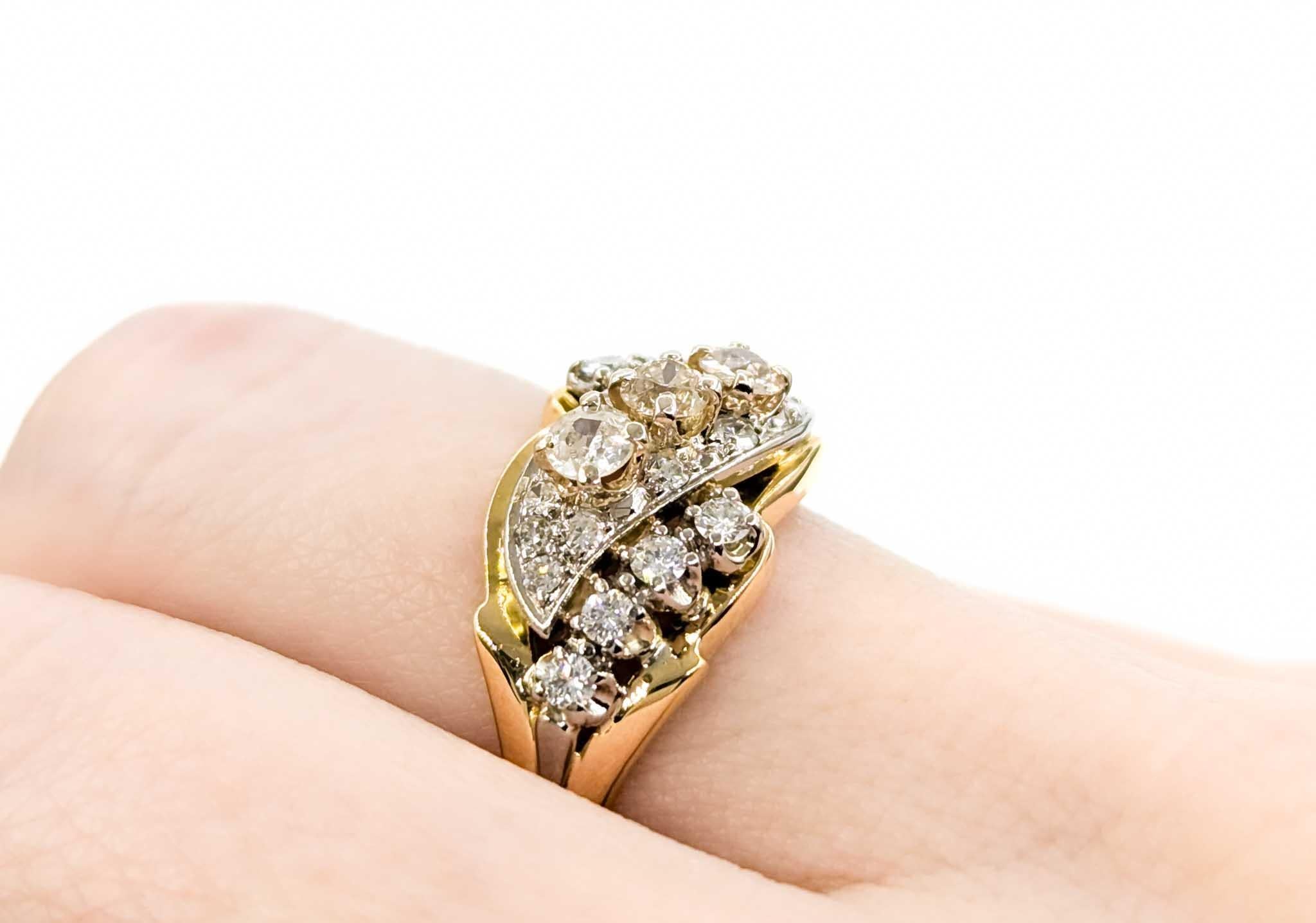 Vintage Diamond Cocktail Ring in 18K Yellow Gold For Sale 3