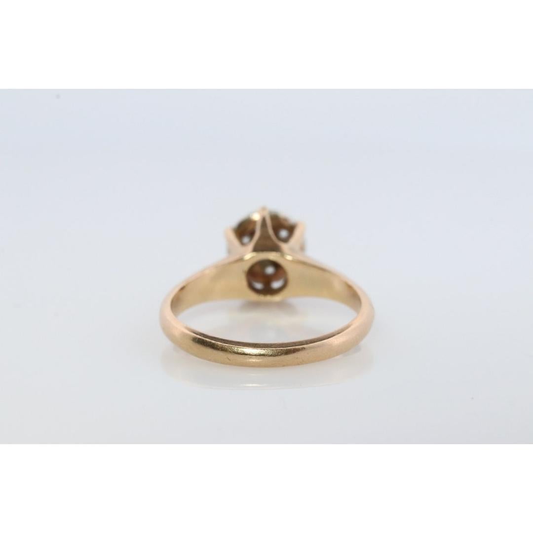 Vintage Diamond Daisy Cluster Elevated on Ring. 14k Yellow gold Vintage Diamond For Sale 3