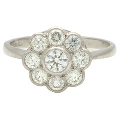 Gänseblümchen-Cluster-Ring mit Diamant