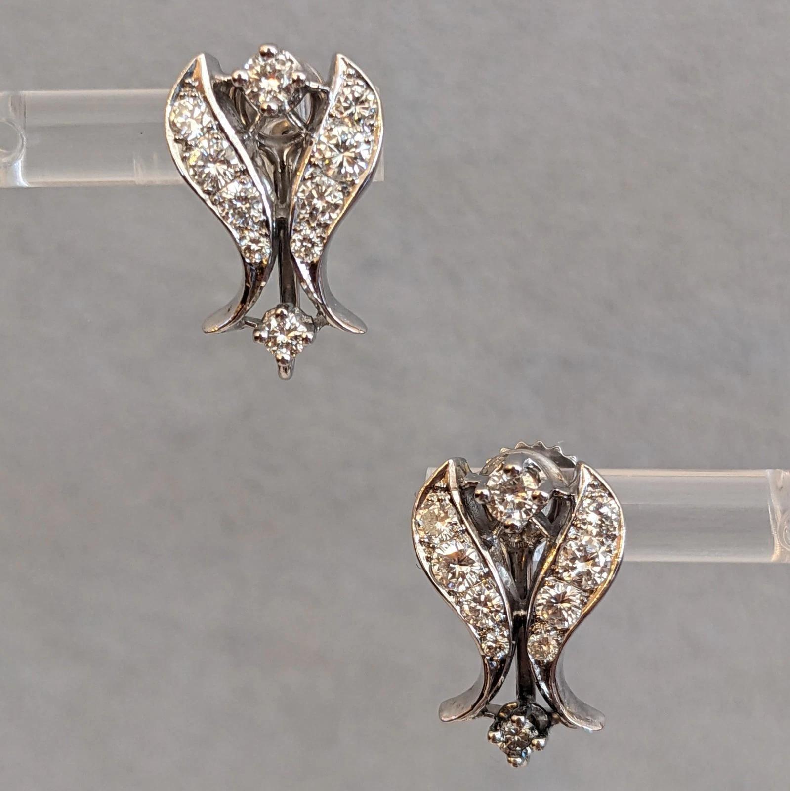 Vintage Diamond Dangle Earrings with Pearl Drop in 14k White Gold Corte redondo en venta