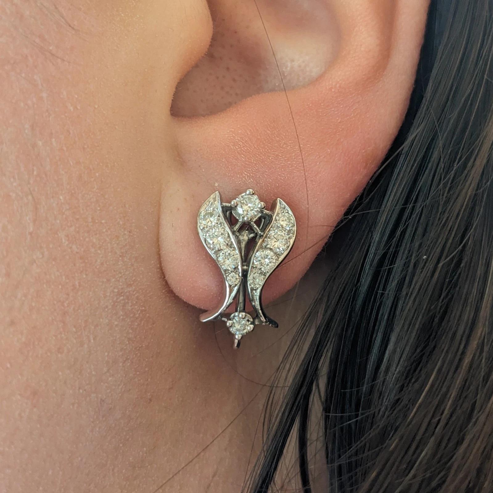 Vintage Diamond Dangle Earrings with Pearl Drop in 14k White Gold en Excelente estado para la venta en La Jolla, CA