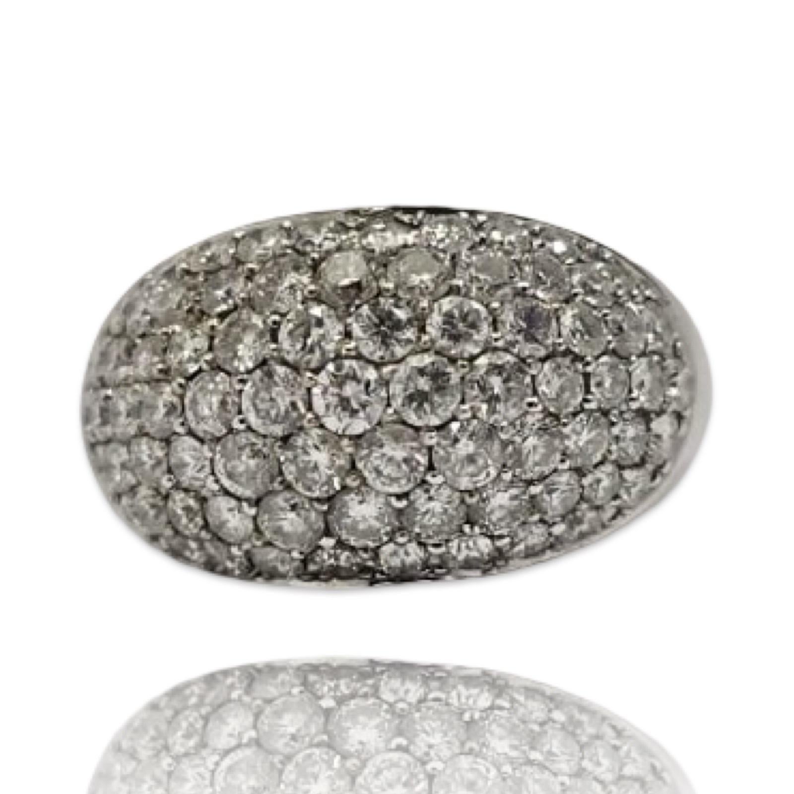 Donna Anello vintage con diamante a cupola da 2,35tcw in oro bianco 14K stile pavé francese in vendita