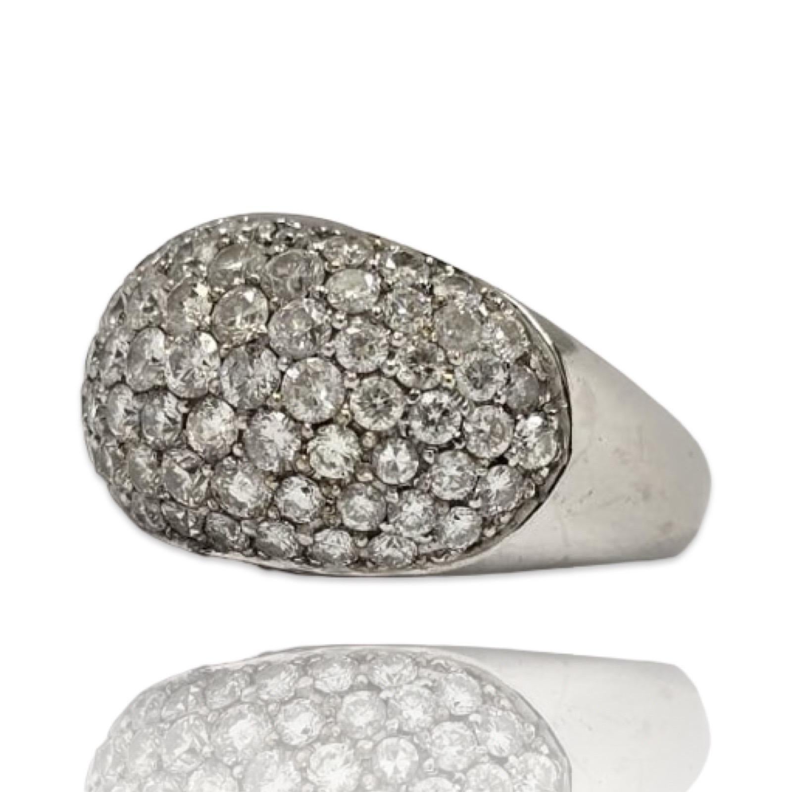 Anello vintage con diamante a cupola da 2,35tcw in oro bianco 14K stile pavé francese in vendita 4